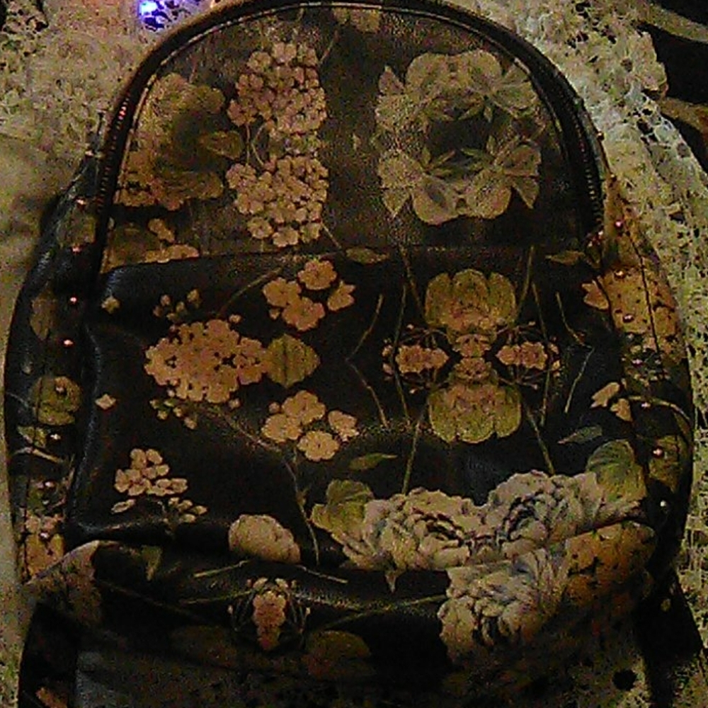 Steve Madden Lennie black multifloral backpack